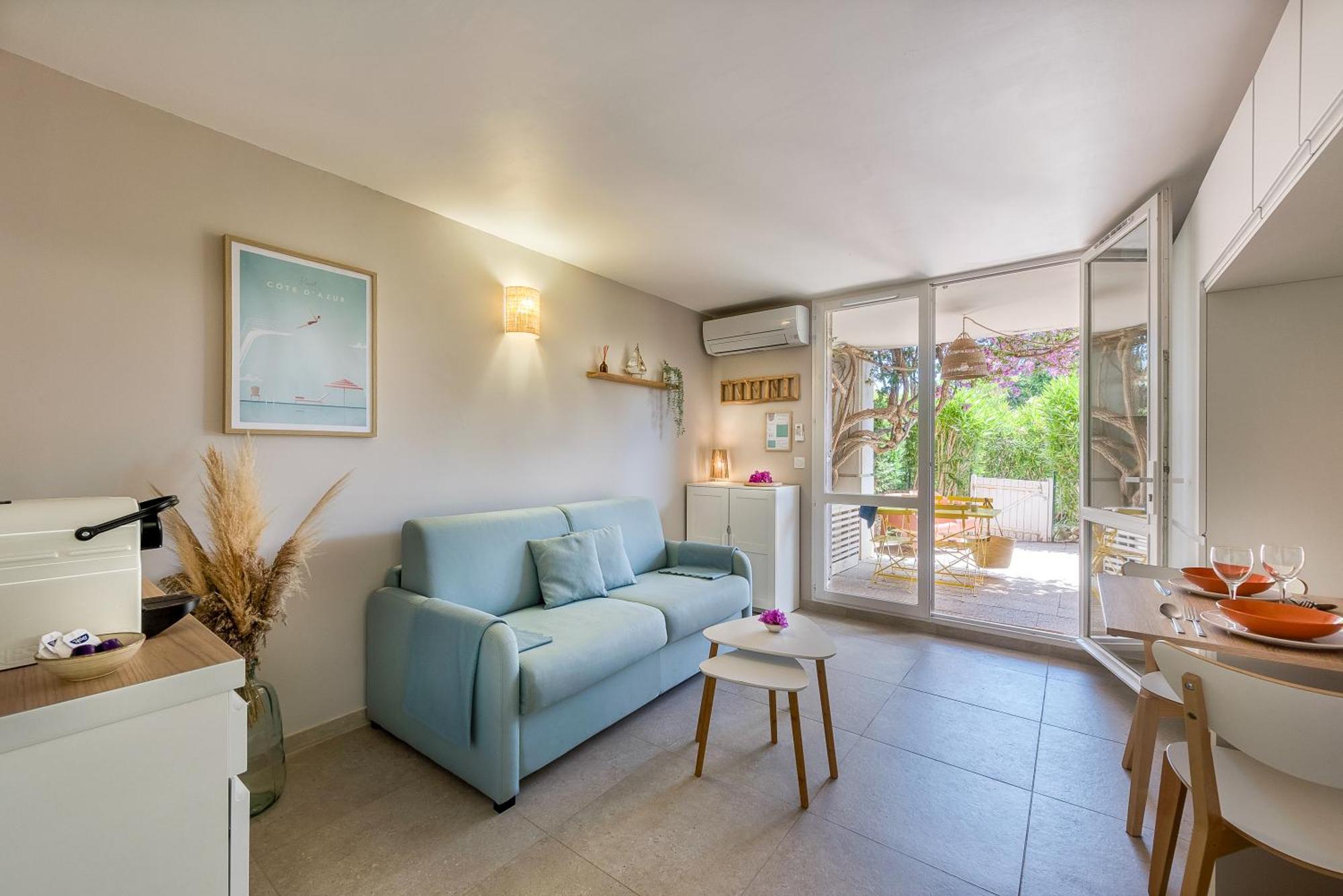 Le Lavandou "Cavaliere" -Rez De Jardin Bord De Mer , Atom Exteriör bild